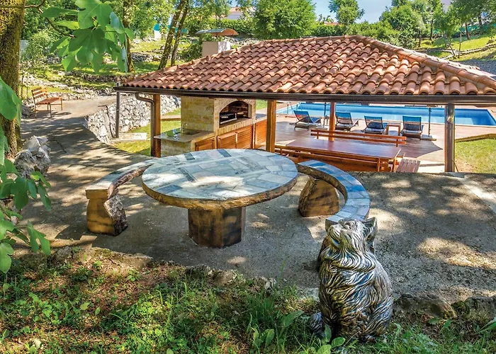 Case de vacanță Pet Friendly In Matulji