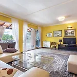 Front In Ferienhaus