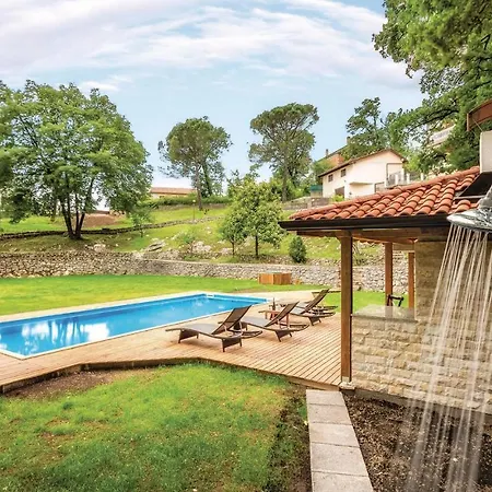Case de vacanță Front In
