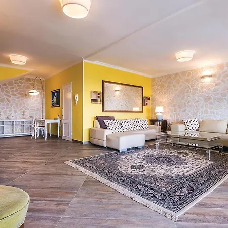 Pet Friendly In Dom wakacyjny