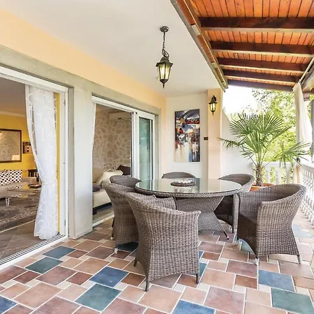 Gorgeous In With Kitchen