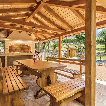 Pet Friendly In Dom wakacyjny